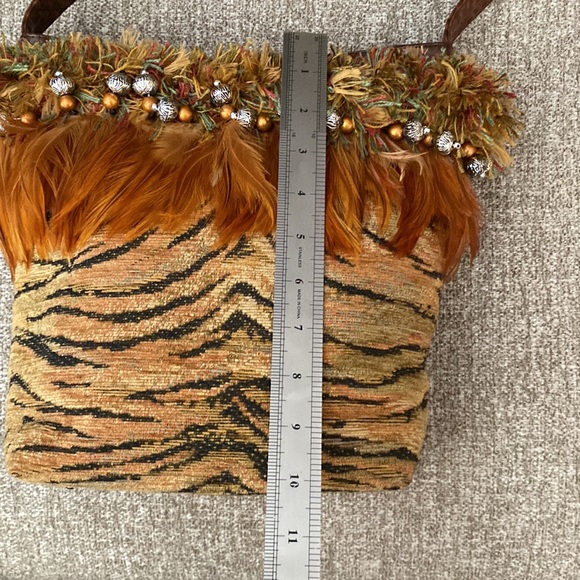 Unbranded  Vintage Leopard Print and Feather Tapestry Shoulder bag - Picture 5 of 7